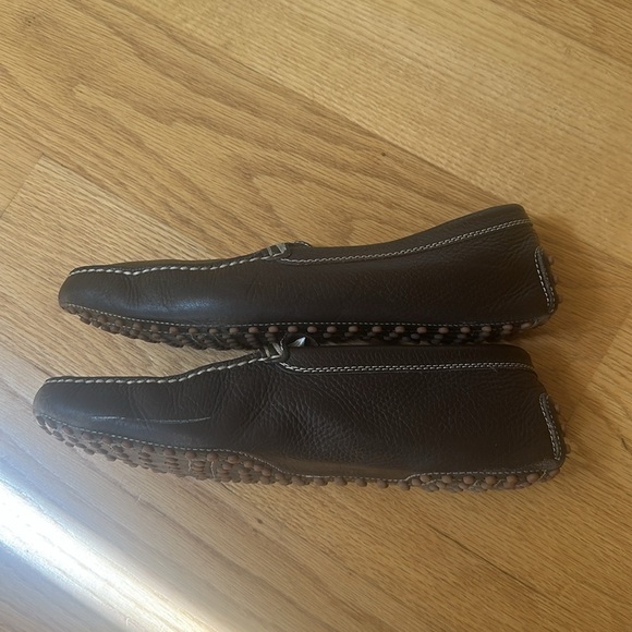 TOD’S LEATHER FLATS Size 10 - Picture 13 of 15